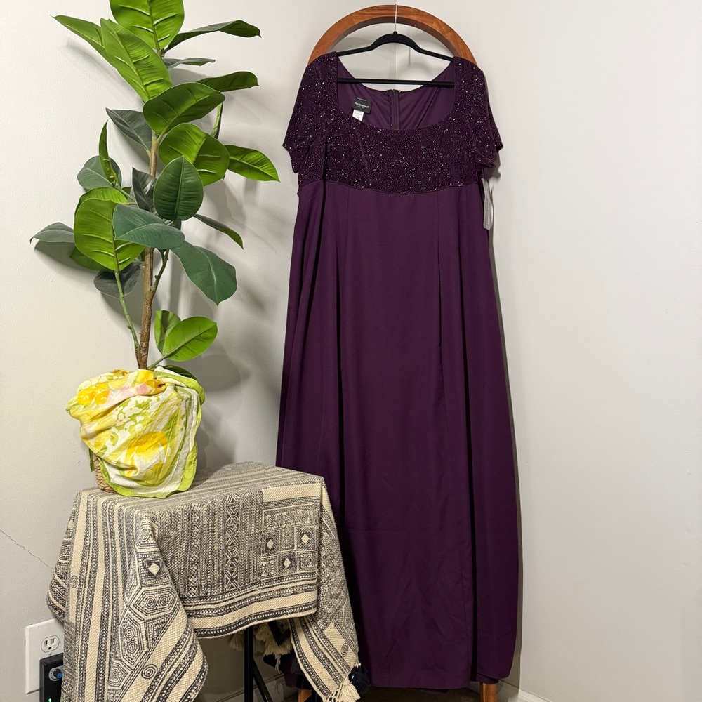Vintage Von Bramlett 24W Purple Shimmer Short Sleeve Maxi Gown NEW